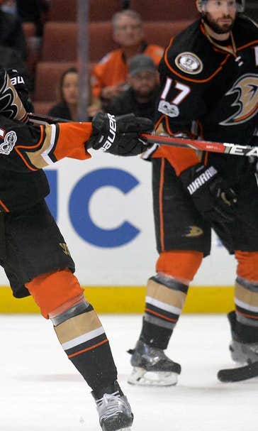 Rakell's rocket in OT puts surging Ducks past Lightning, 2-1
